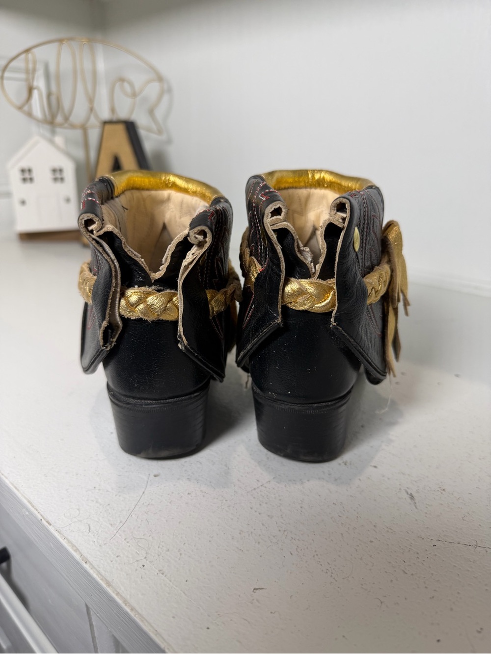 Vintage Western Ankle Boots Women's 6 Black Gold Leather Cowboy Booties Festival - Picture 6 of 8